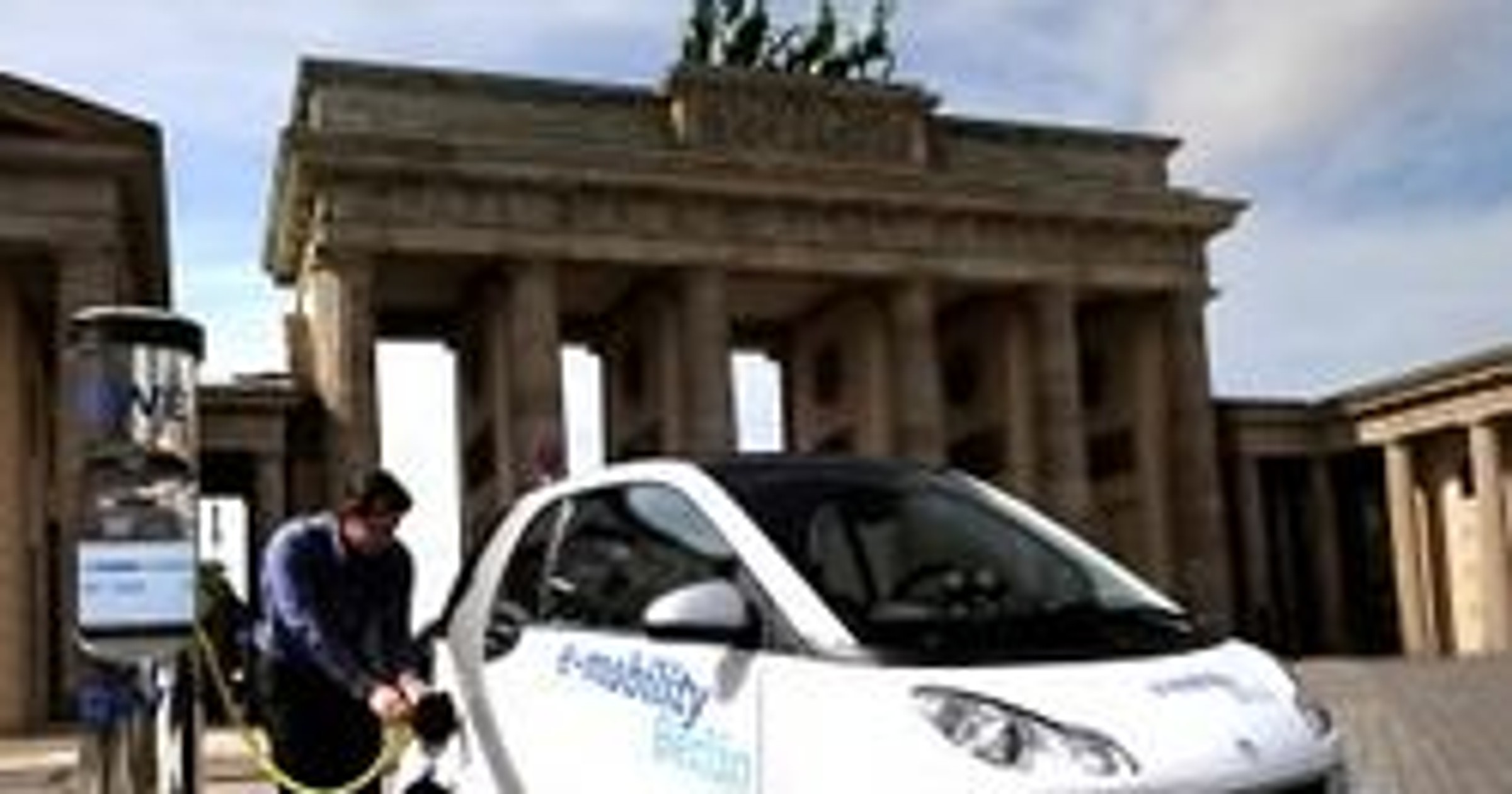 Autobusy i taksówki z napędem elektrycznym wkrótce w Warszawie i Krakowie