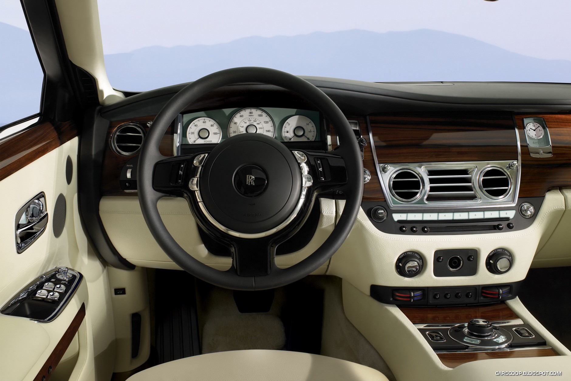 Rolls-Royce Ghost - "Baby Rolls" w pełnej krasie