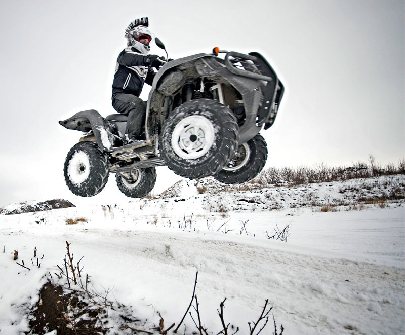 Suzuki Kingquad LTA 750 AXi LE 4x4 – śnieżne szaleństwo