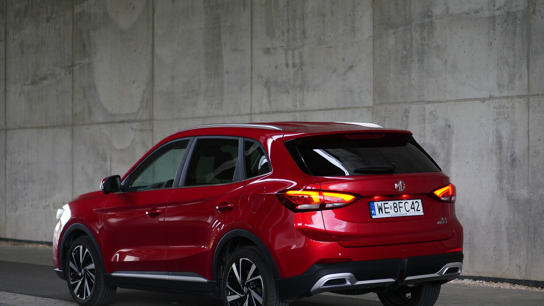 MG ZS Hybrid +