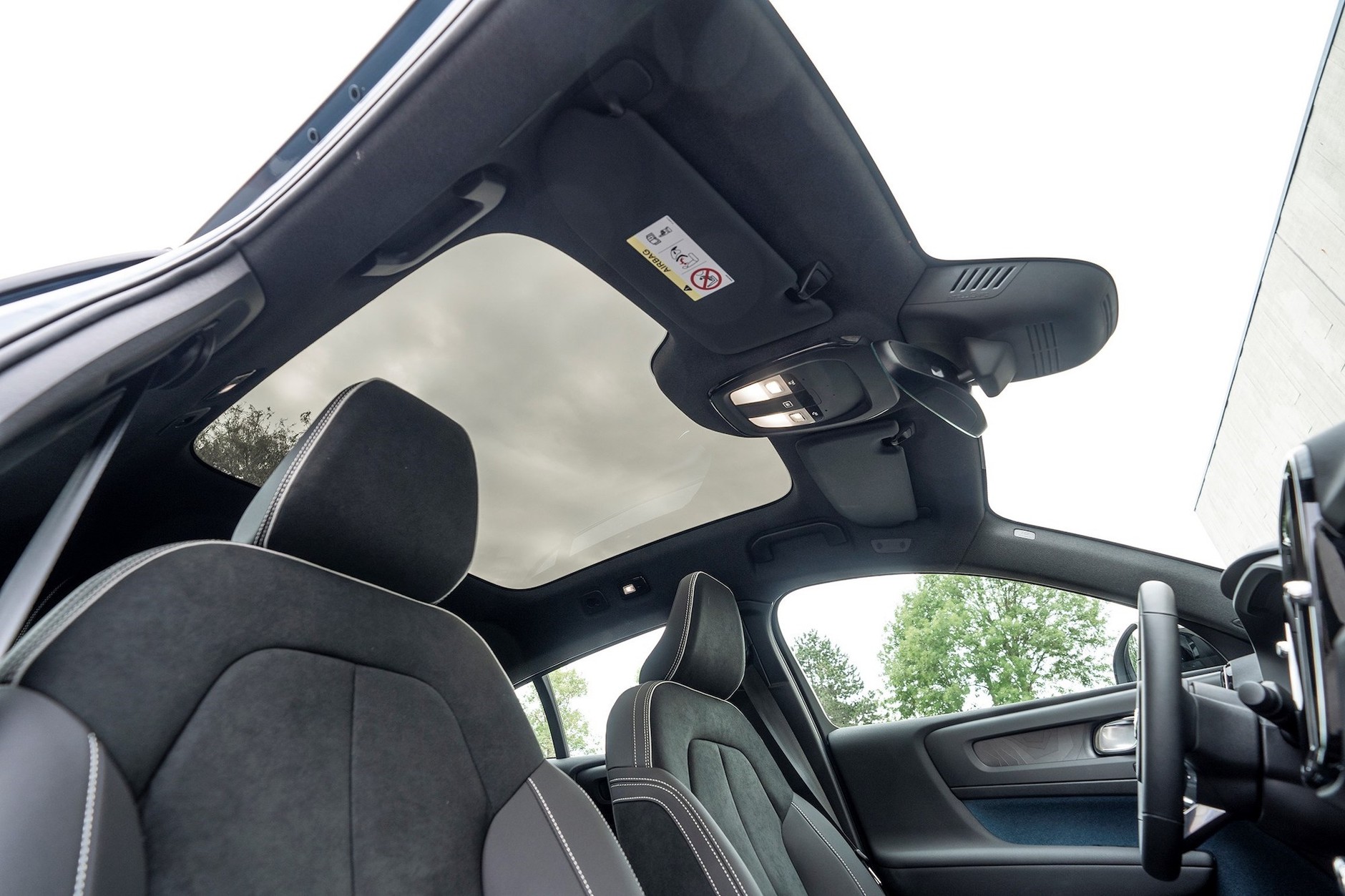 287342 Volvo C40 Recharge interior