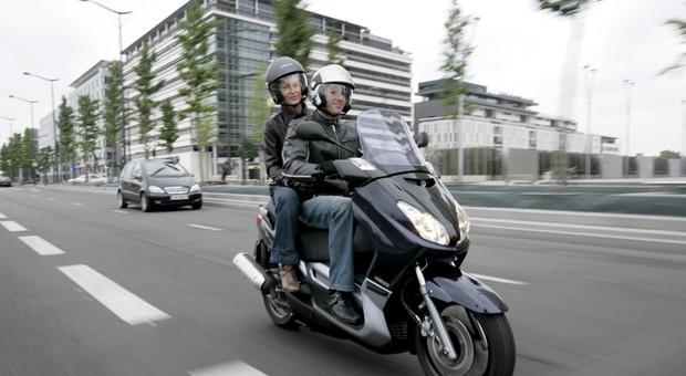 Na motocyklu bez prawka? Super!