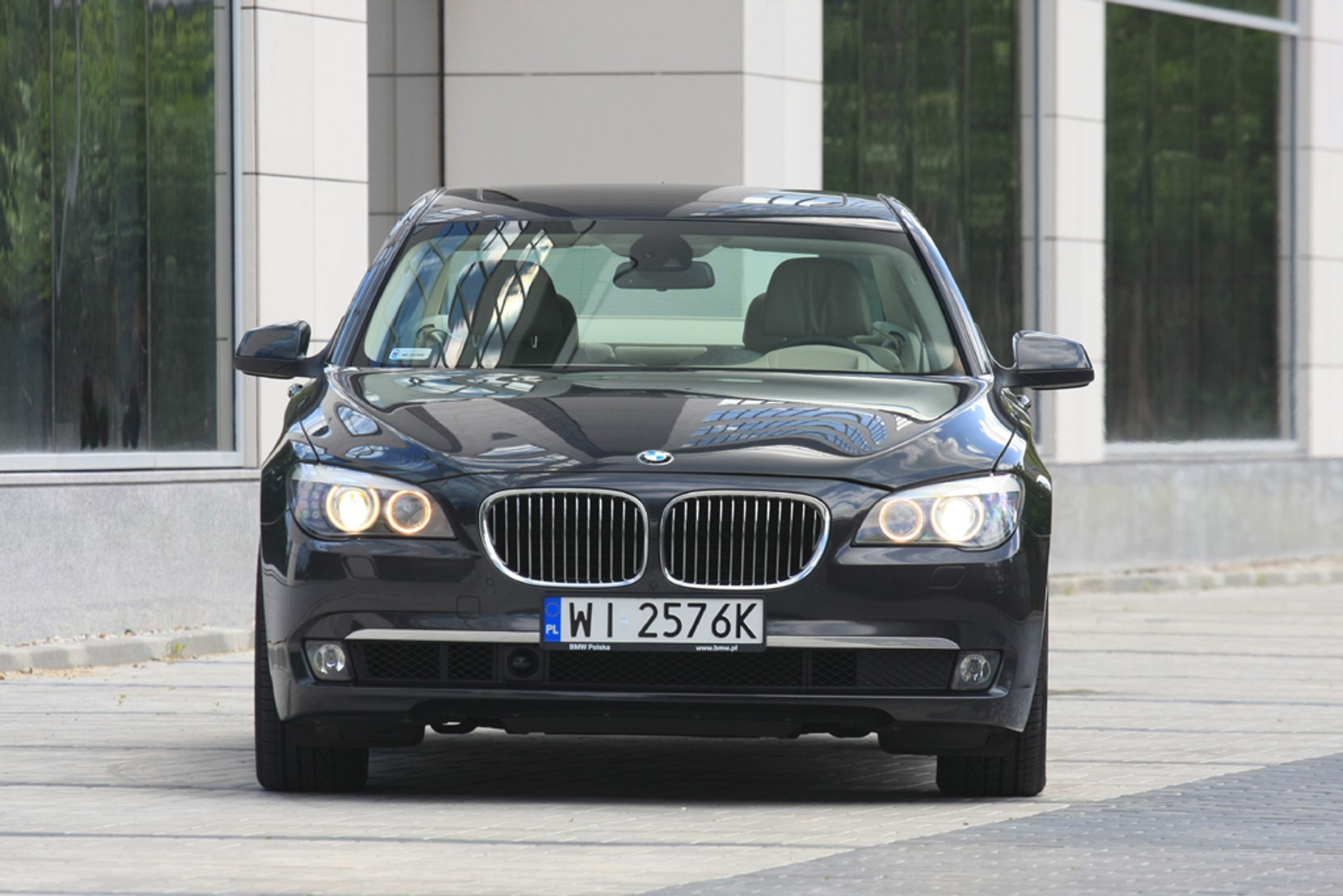 BMW 750i - Ponad dwie tony luksusu