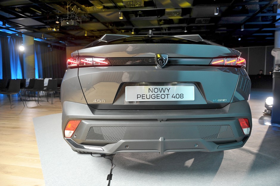 Peugeot 408