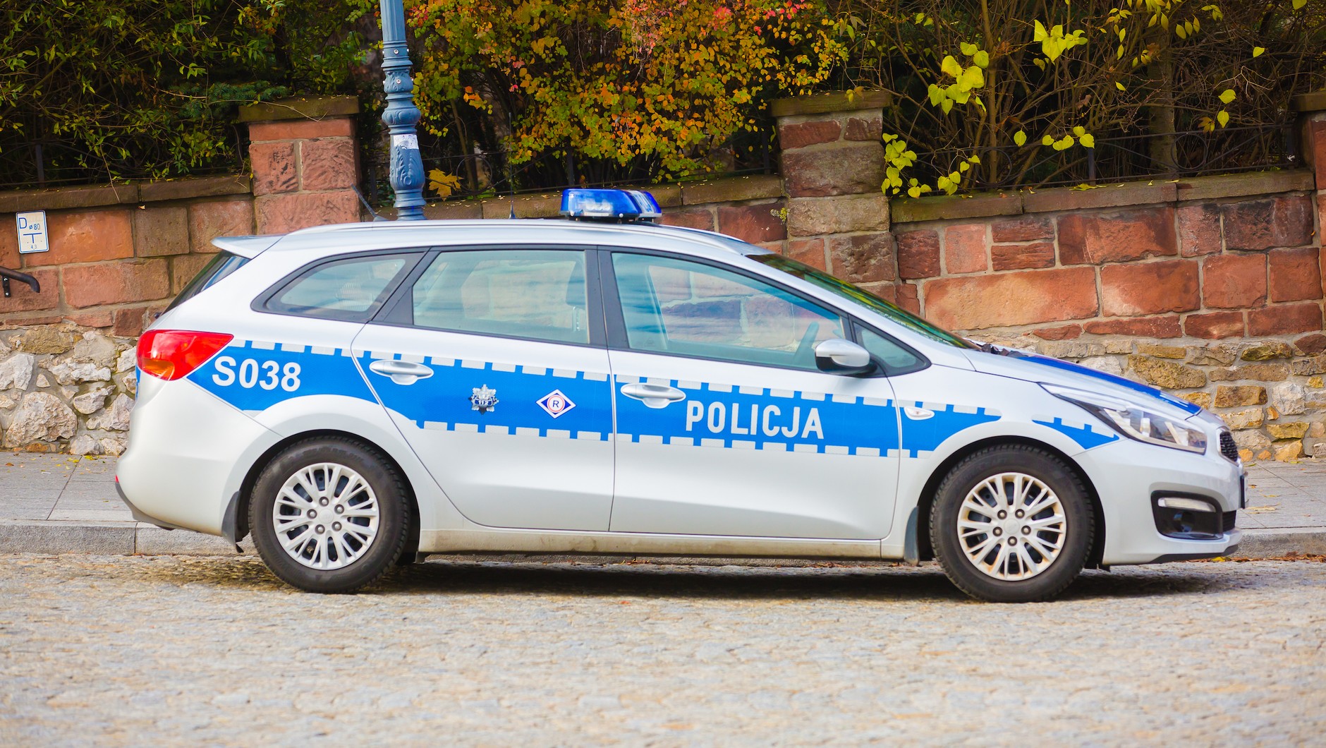 Obecne oznakowanie radiowozu policji