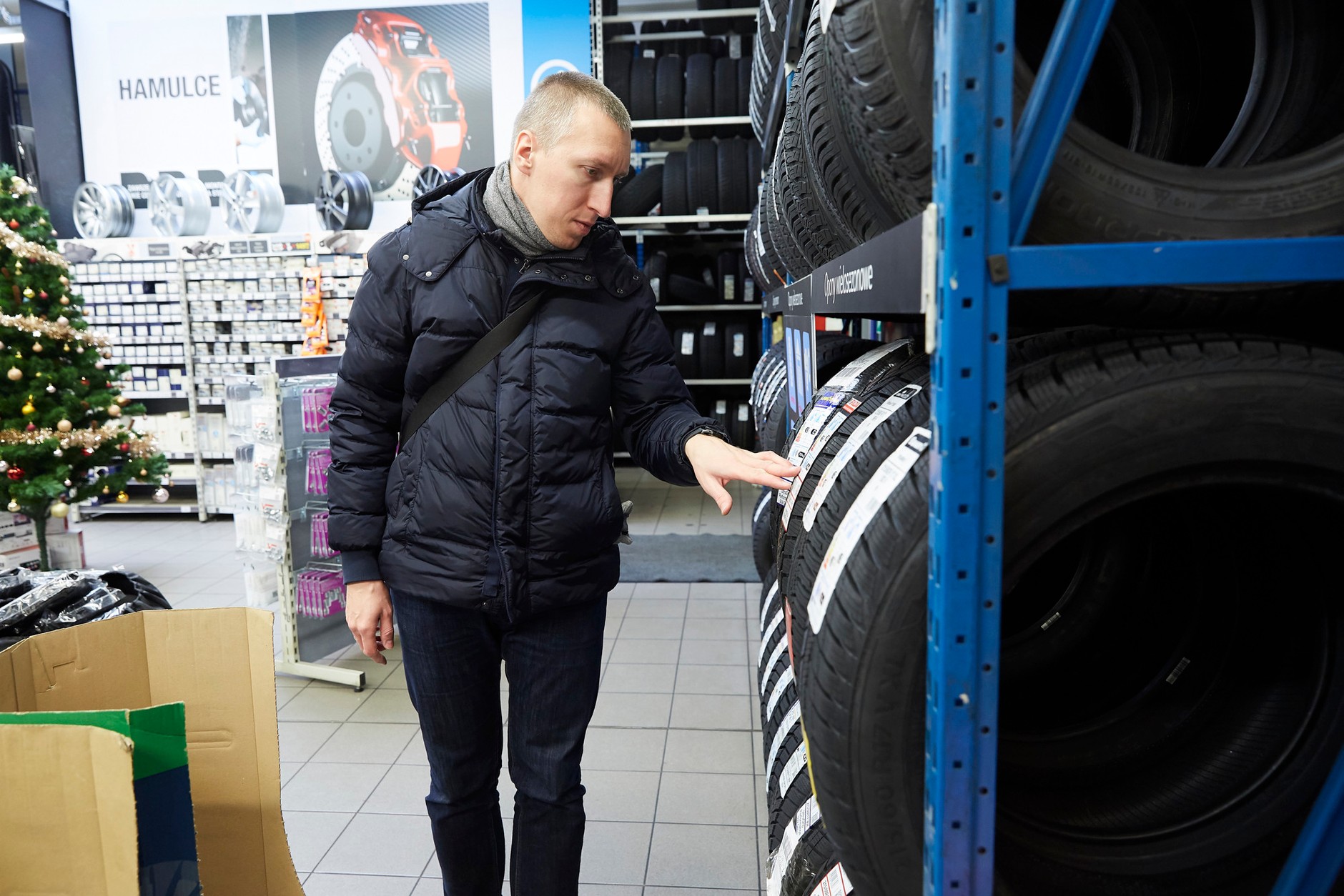 Opony kupujemy zwykle raz na kilka lat – zwykle warto zapłacić więcej, żeby pojeździć na nich rok czy dwa lata dłużej.