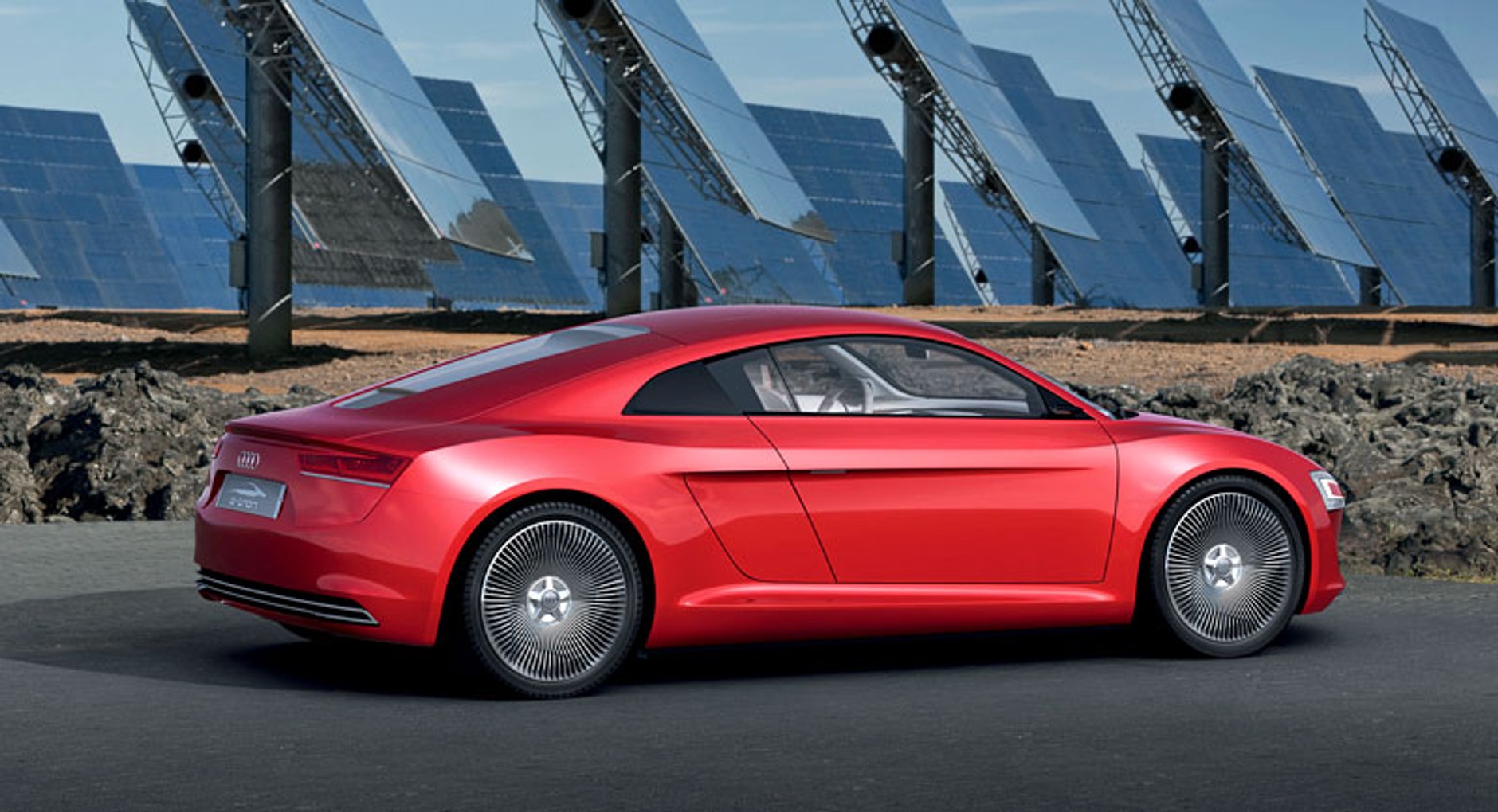 Audi e-tron: w sprzedaży od 2012