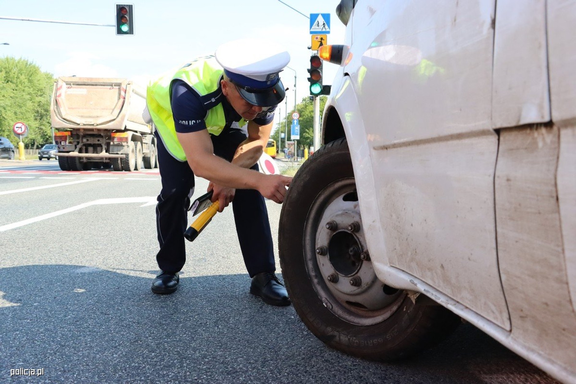 W czasie długiego weekendu majowego policja będzie przeciwdziałała niebezpiecznym zachowaniom na polskich drogach