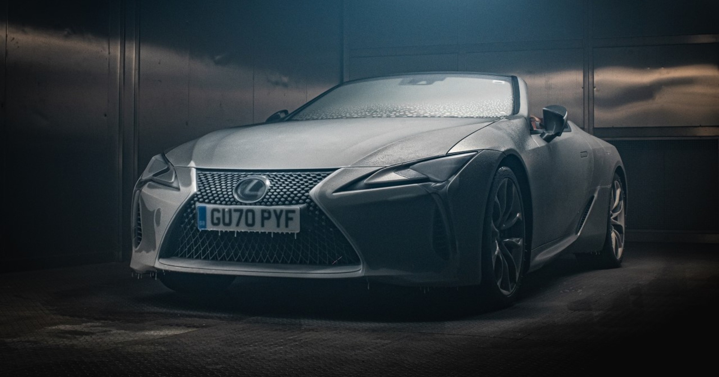 Lexus LC 500 Convertible testowany w zamrażarce