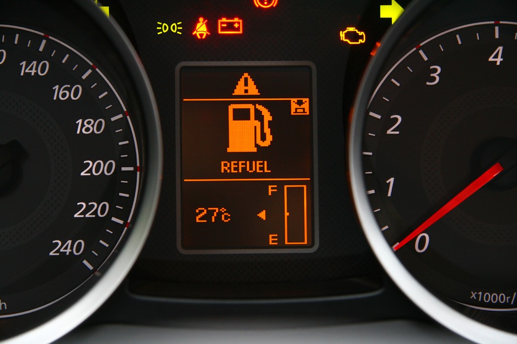 Nawet jeśli komputer wskazuje zerowy zasięg, bak wcale nie musi oznaczać, że bak jest pusty.