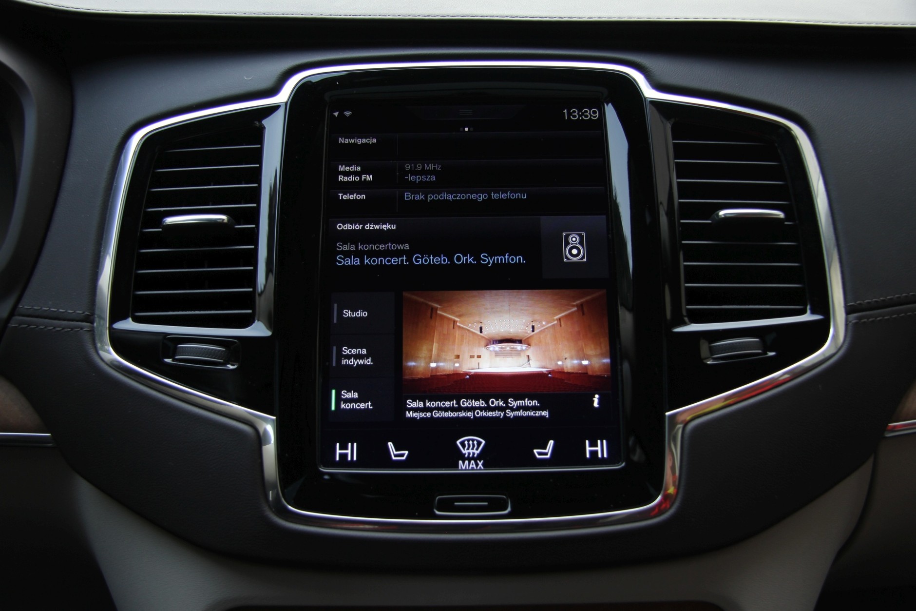Volvo XC90 - system symulacji charakterystyki brzmienia sali koncertowej