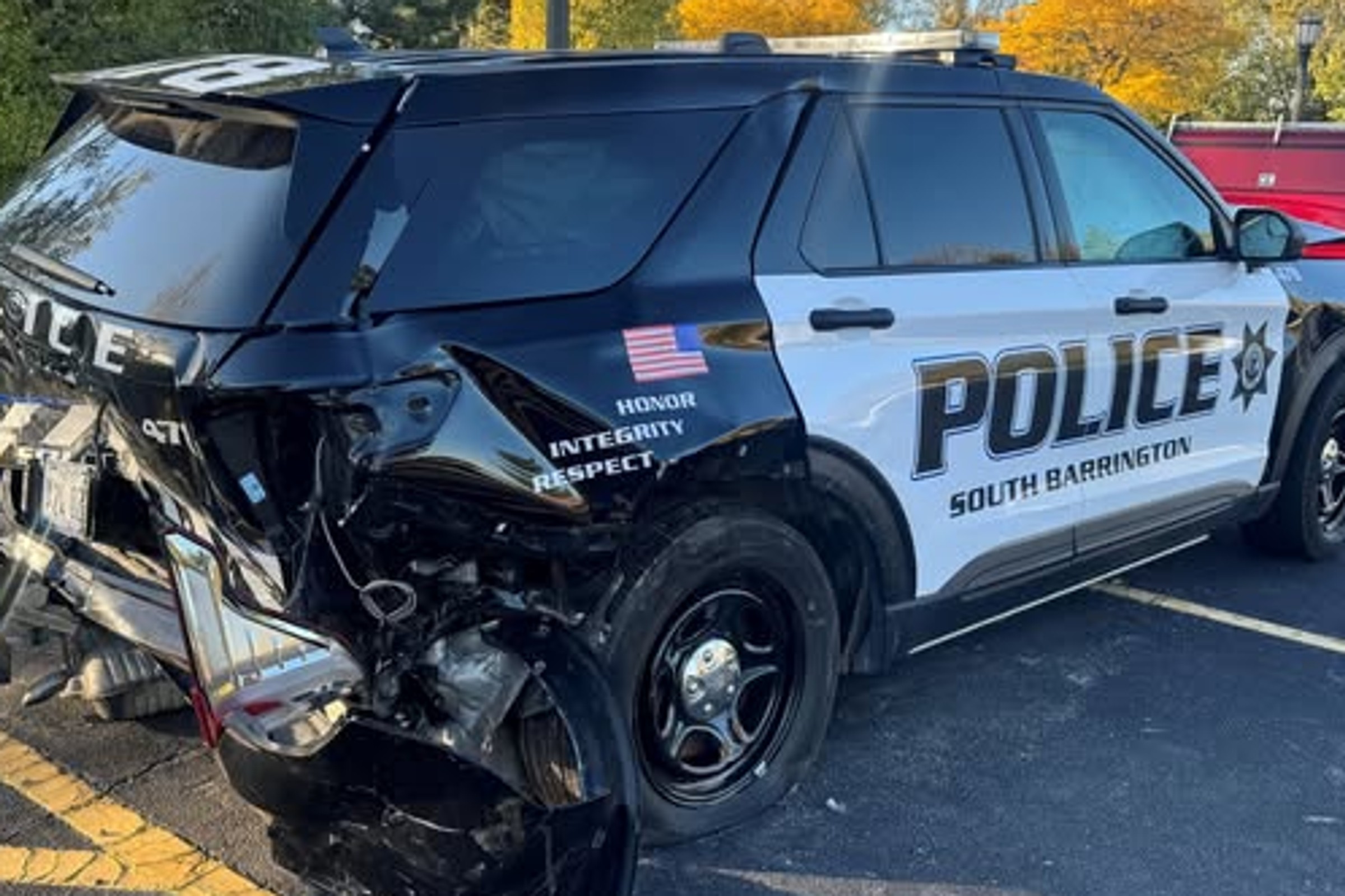 Kierowca Tesli zasnął za kierownicą i uderzył w radiowóz. Jechał na autopilocie