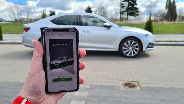 Skoda Octavia multimedialnie - Apple CarPlay, Canton i HUD