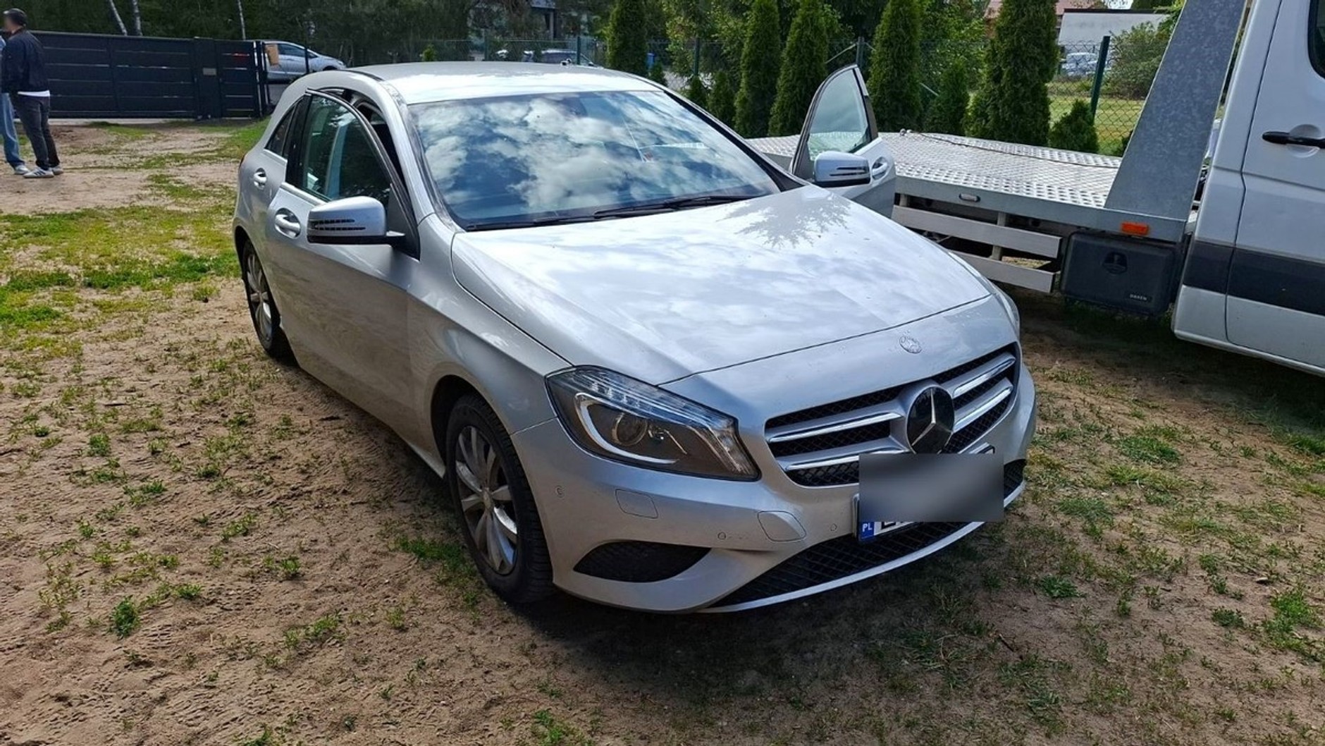 Policjanci zlikwidowali dziuplę samochodową