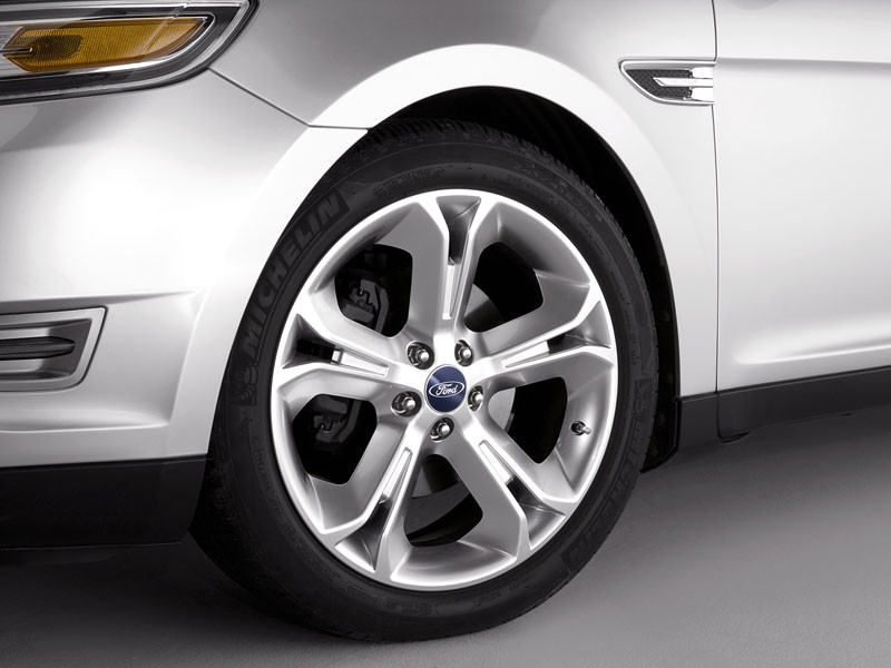 Ford Taurus SHO – rodzinny sedan w najostrzejszej wersji