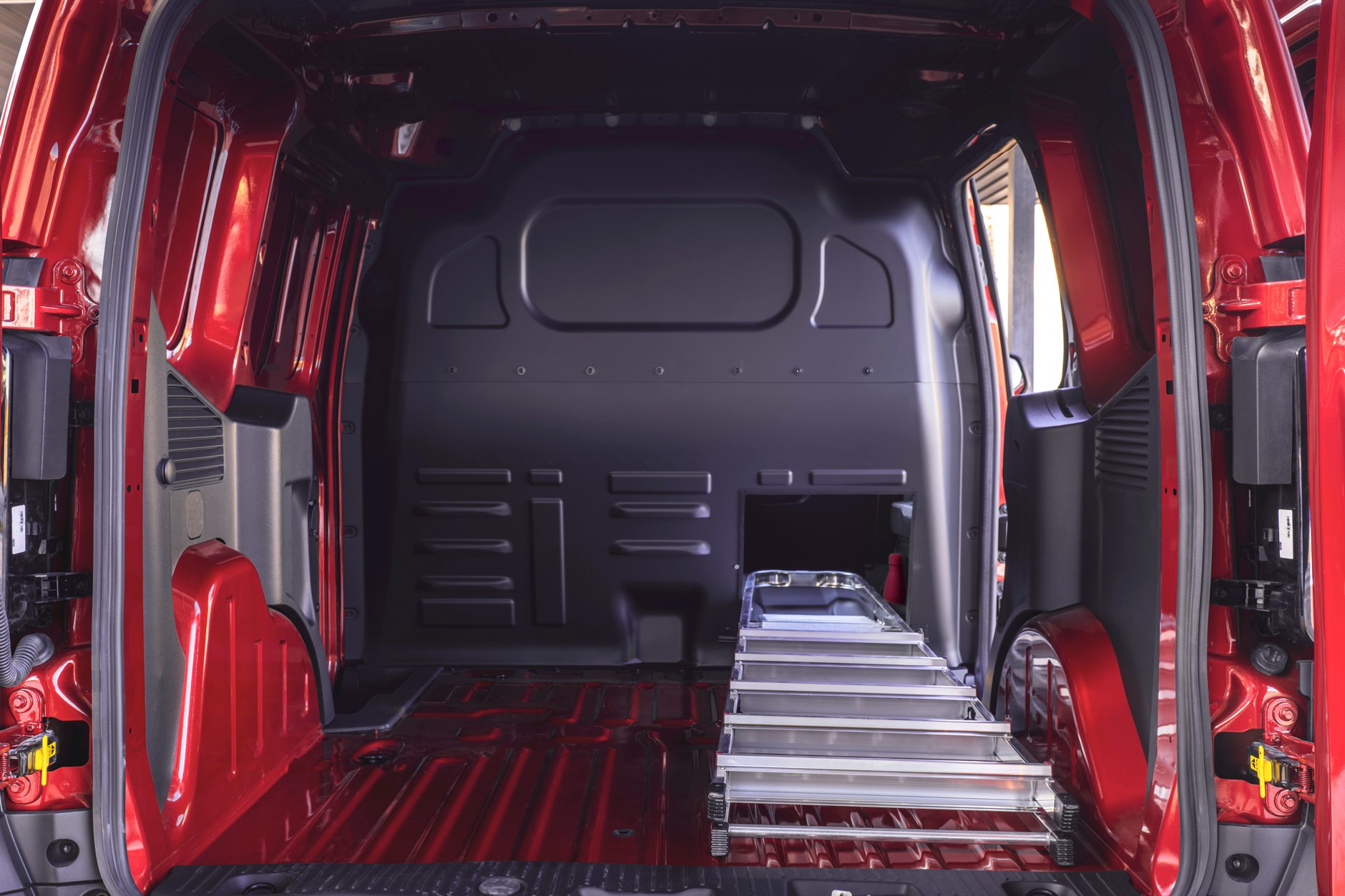 Ford E-Transit Courier 2023