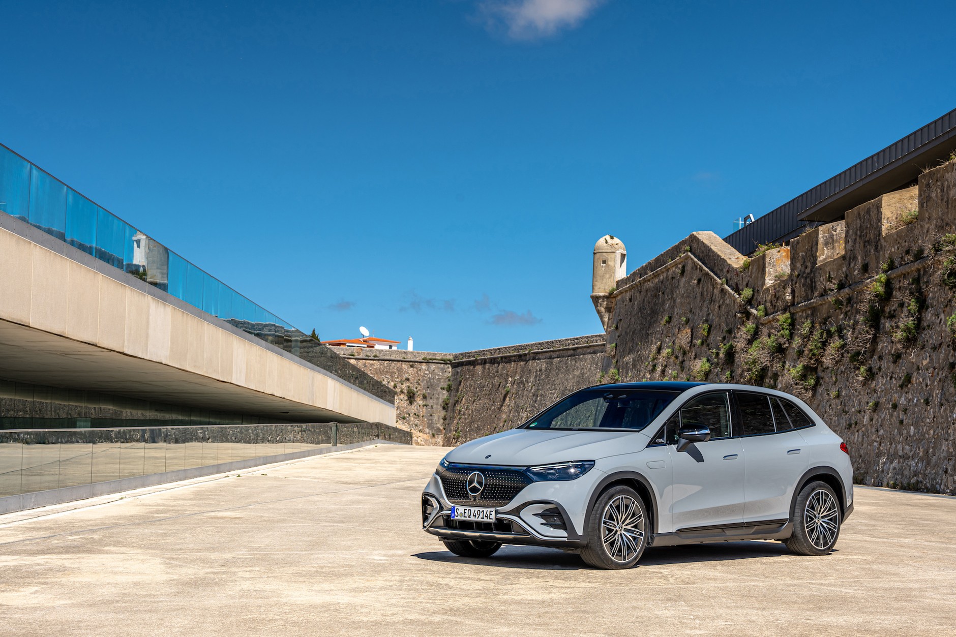 Mercedes EQE SUV