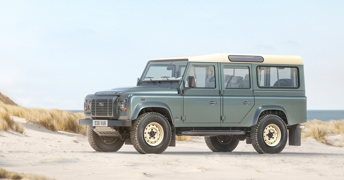 Wygląda jak auto sprzed kilkunastu lat, według dokumentów też tyle ma, ale to "nówka sztuka": Classic Defender V8 by Works Bespoke