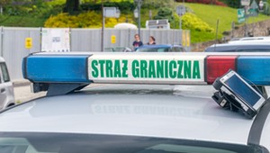 Straż graniczna kontrolowała Mercedesa. Znalazła w nim podejrzane ślady napraw