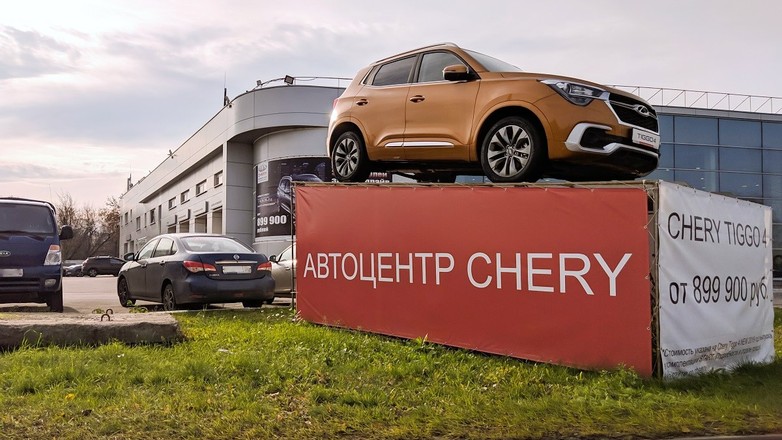 Drastyczne podwyżki w rosyjskich salonach samochodowych