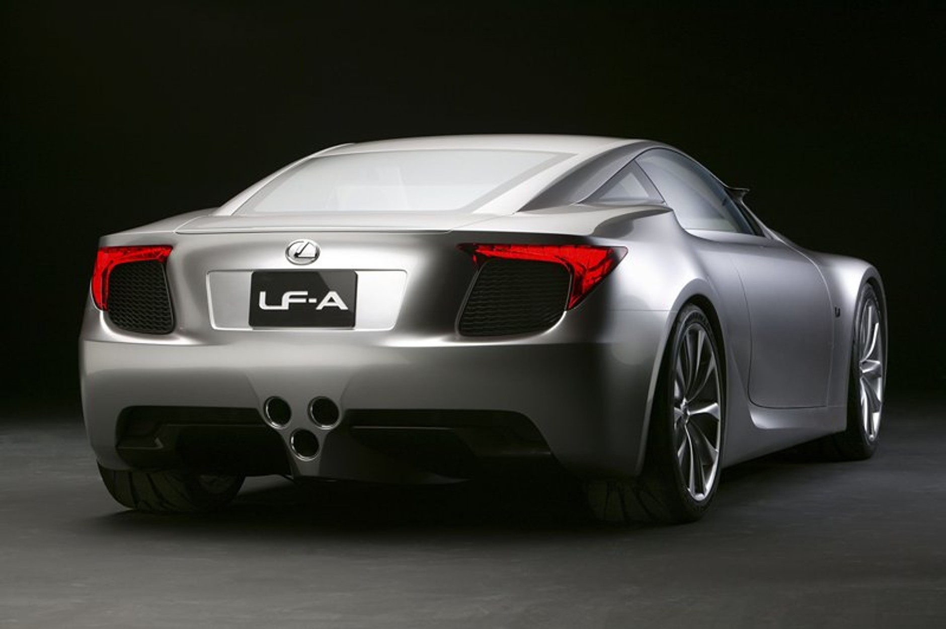 Lexus LFA: zainteresowanie przekroczyło plany produkcyjne