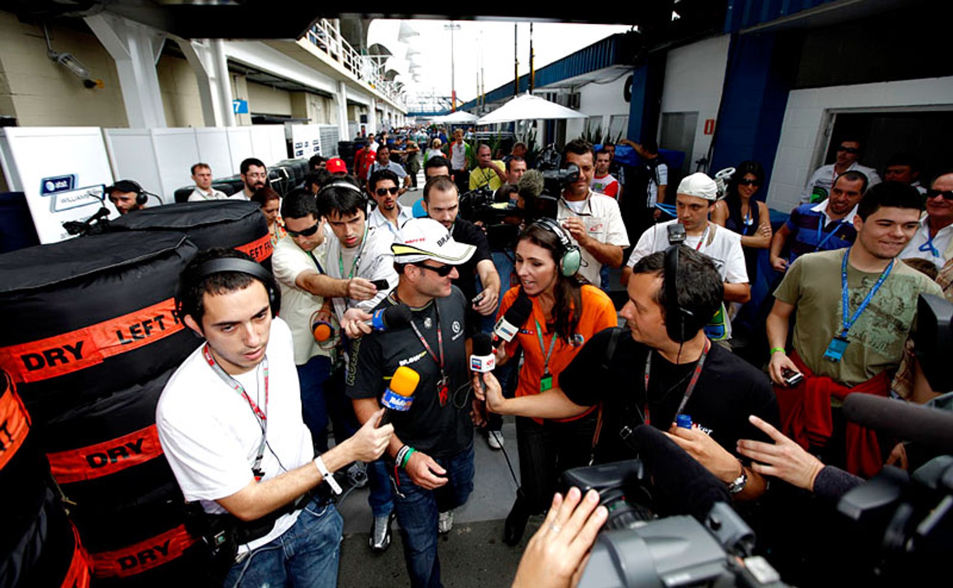 Grand Prix Brazylii 2009: Jenson Button mistrzem świata - fotogaleria Jiří Křenek