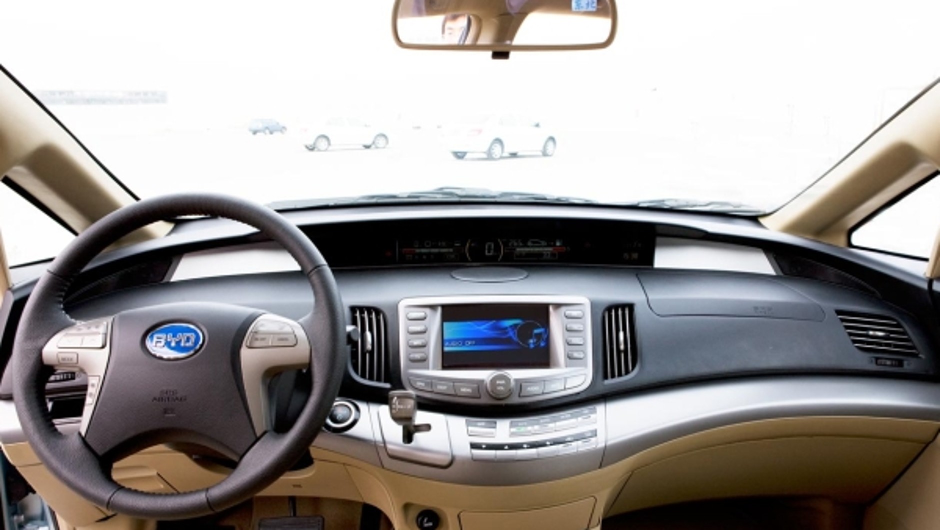 BYD E6