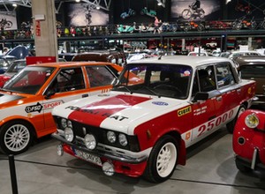 W Oławie powstało największe prywatne muzeum motoryzacji w Polsce. Byłem tam i polecam każdemu