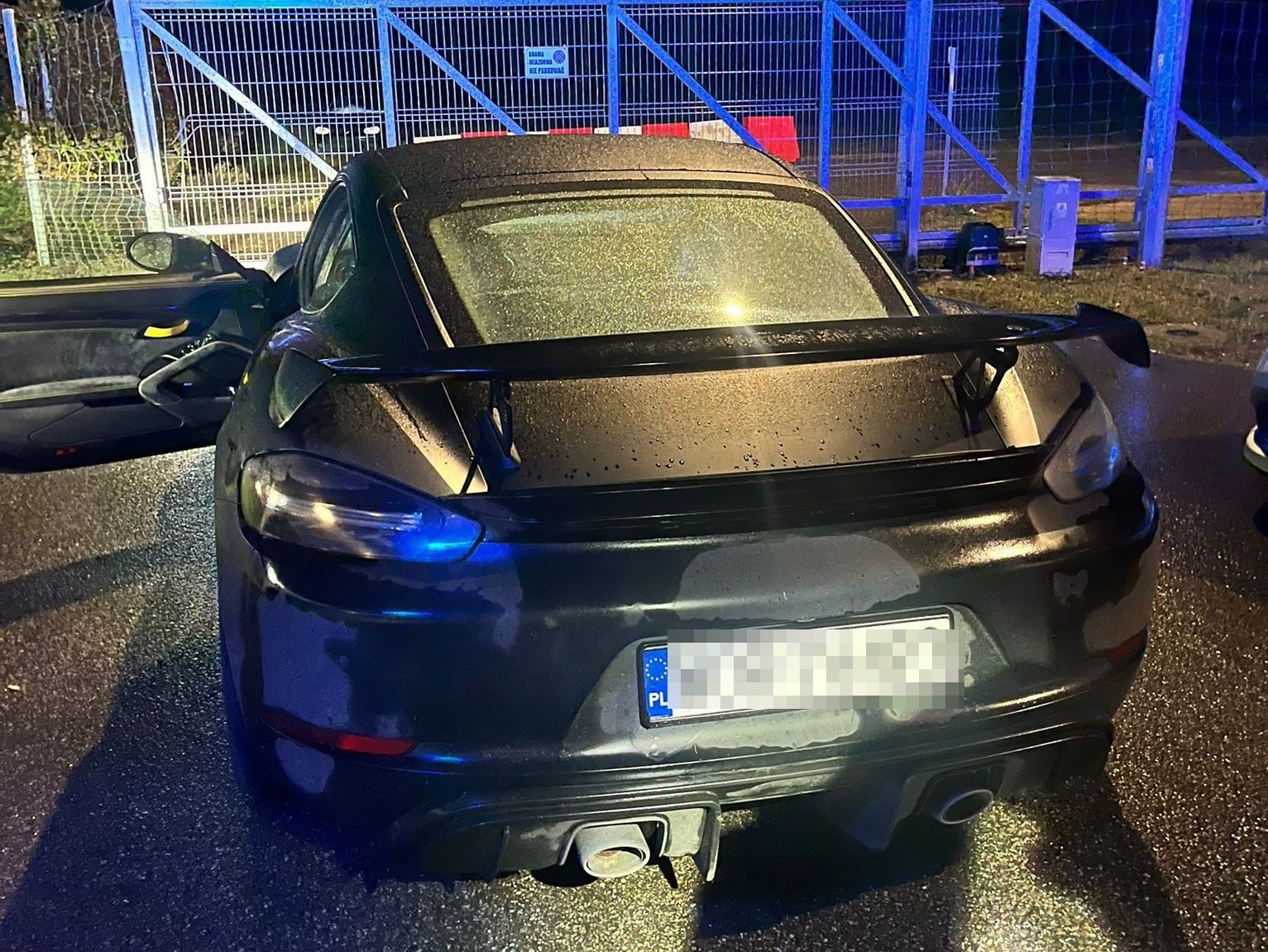 Skradzione Porsche Cayman GT4