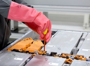 Czy można naprawić baterię auta elektrycznego?
