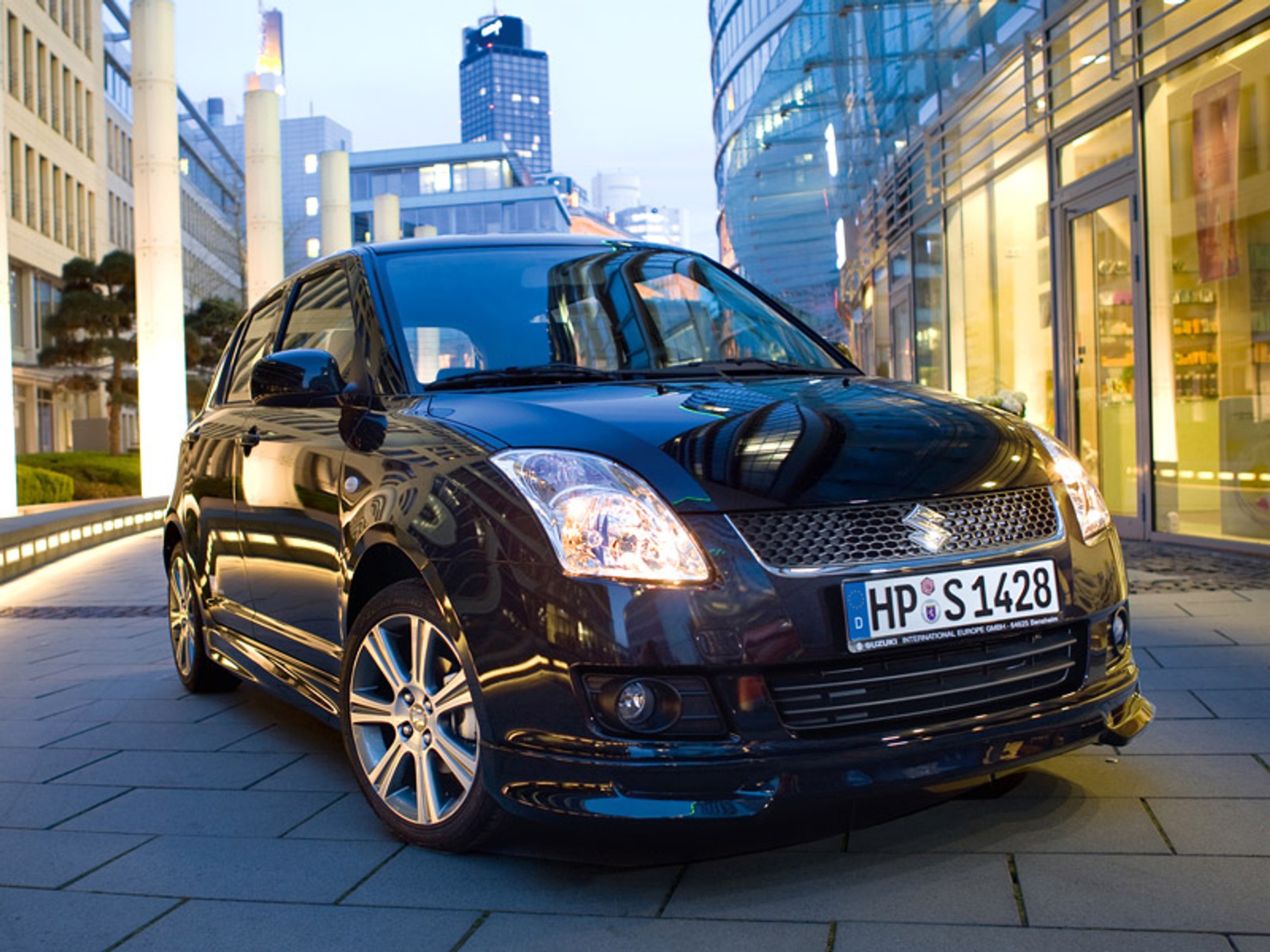 Suzuki Swift Black and White: specjalna edycja dla niemieckiego rynku