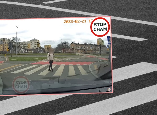 Pieszy z Bydgoszczy postanowił przetestować cierpliwość kierowcy [WIDEO]