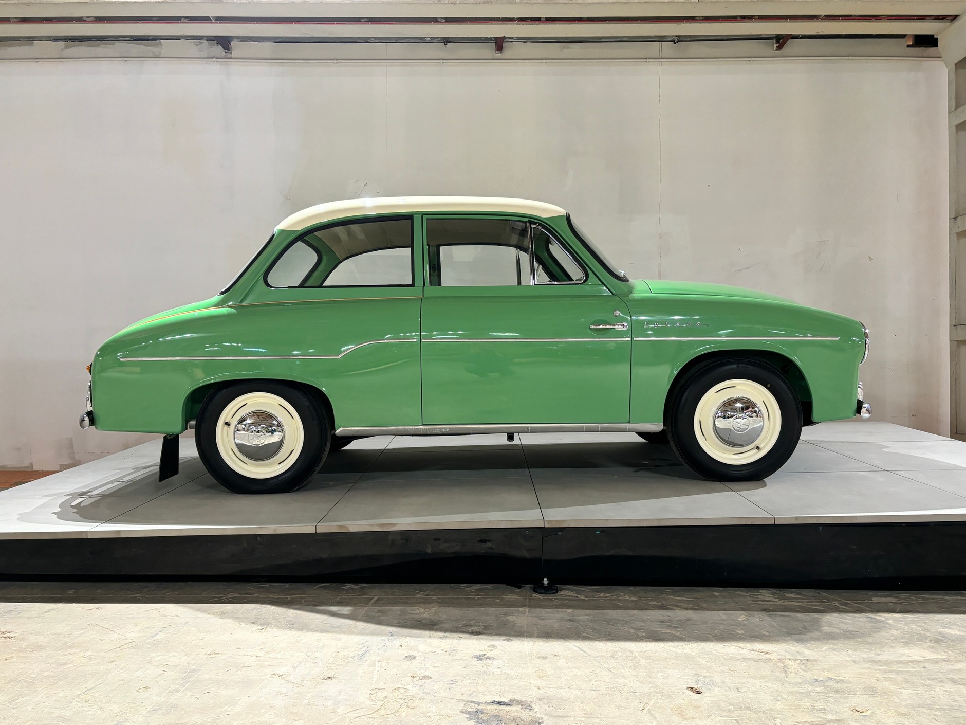 Wystawa w dawnej fabryce FSO