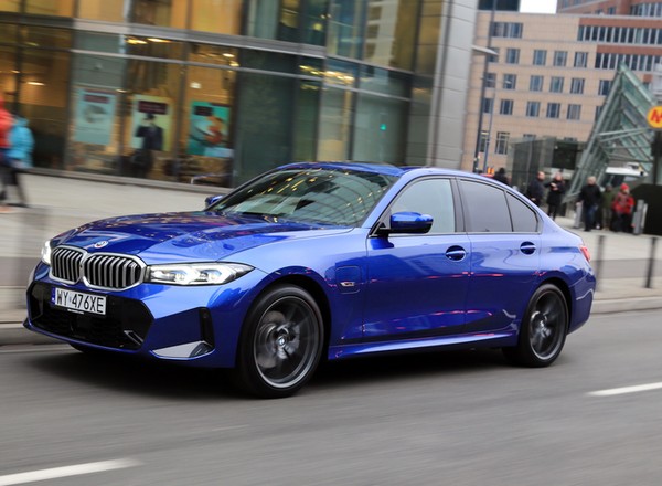 BMW 330e xDrive - czy plug-in da frajdę?