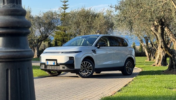 Leapmotor B10 Hybrid EV