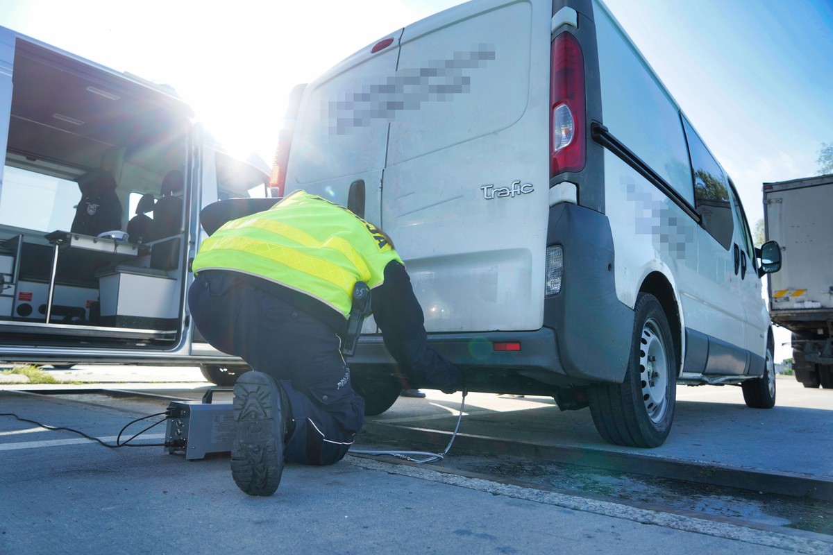 Pomiar spalin podczas kontroli drogowej