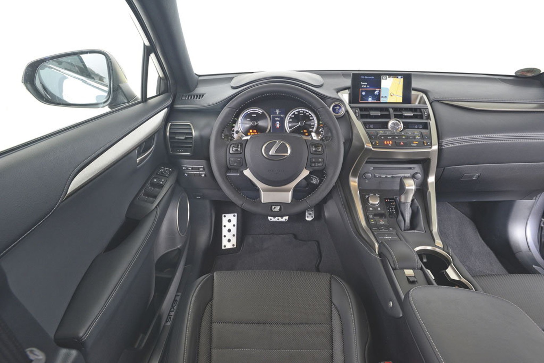 BMW X4 kontra Lexus NX