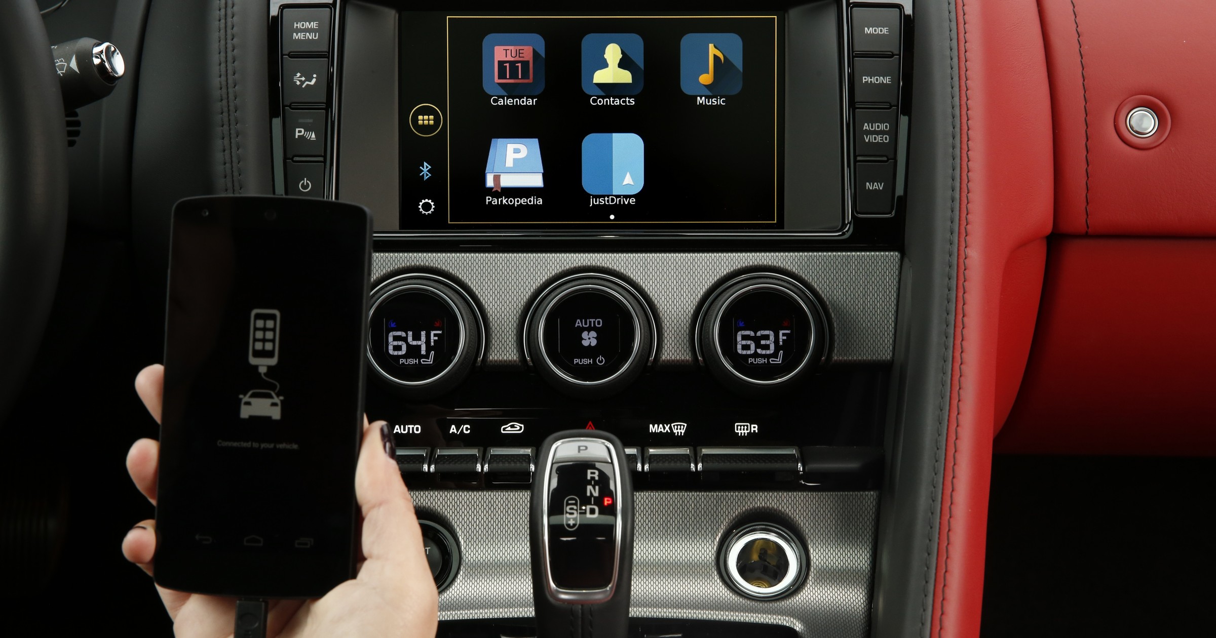 Jaguar i LandRover: nowy system multimedialny