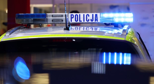 Rutynowa kontrola przerodziła się w pościg. Policjant wyciągnął broń
