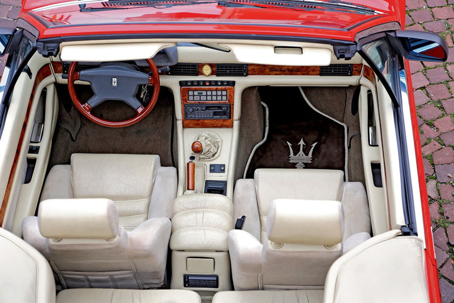 Maserati Biturbo Spyder - najważniejszy jest doładowany silnik