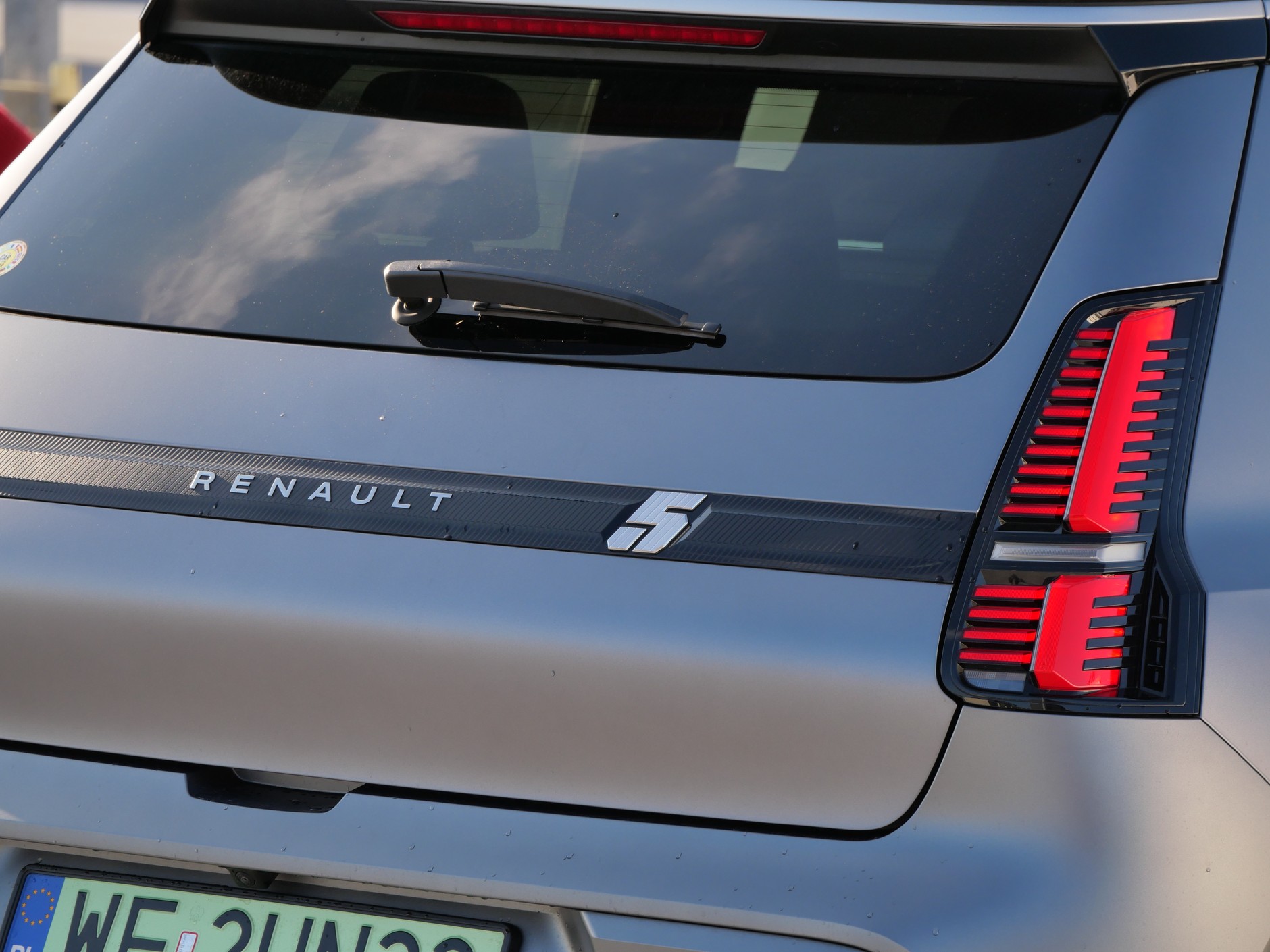 Renault 5 vs Alpine A290