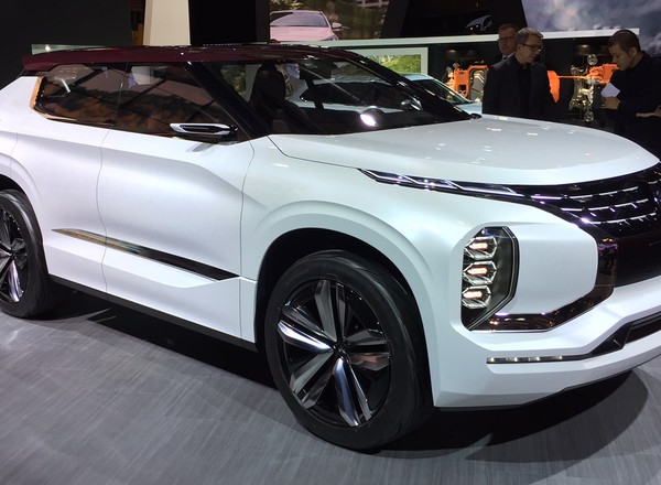 Mitsubishi GT-PHEV Concept gwiazdą Paryża