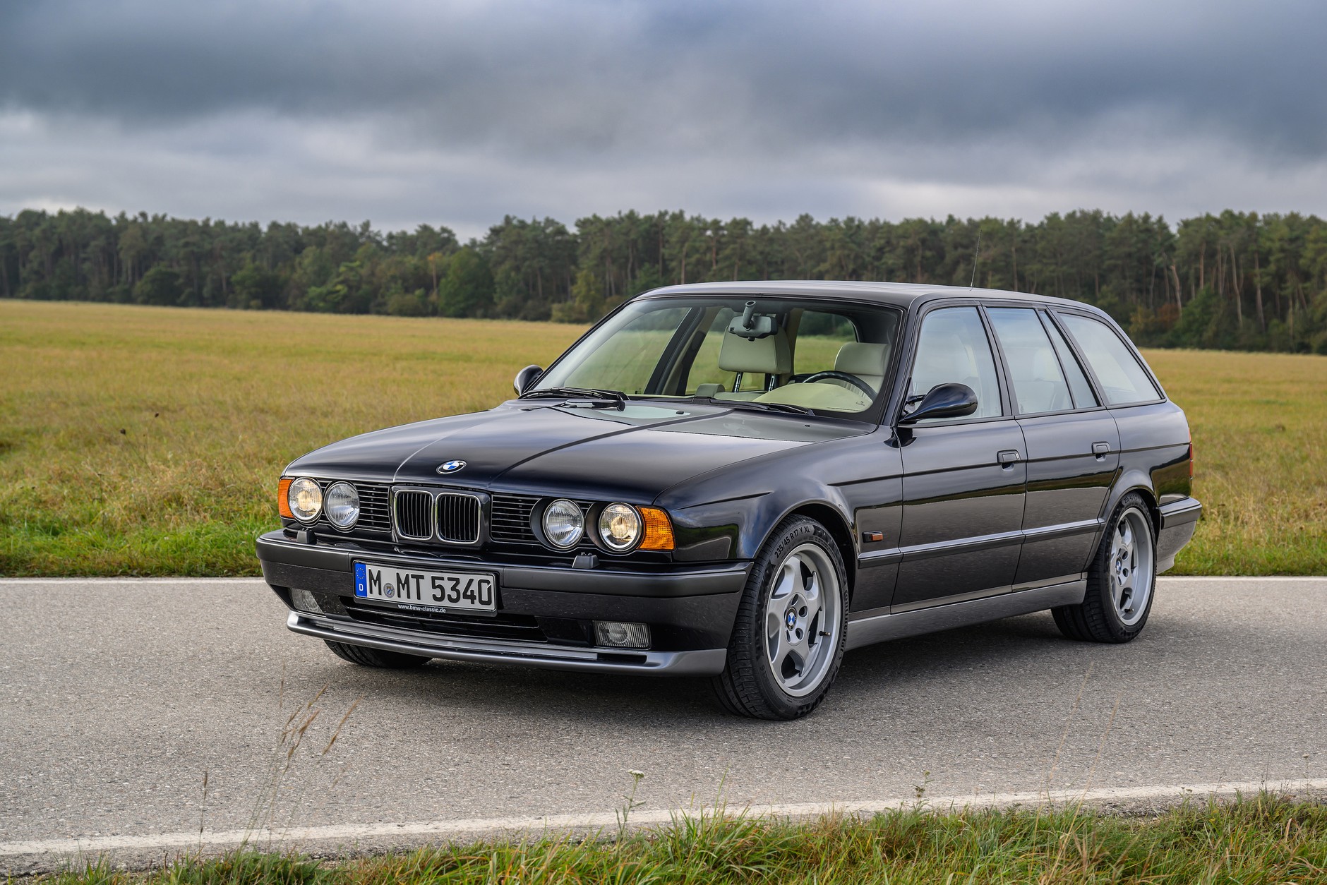 BMW M5 Touring E34