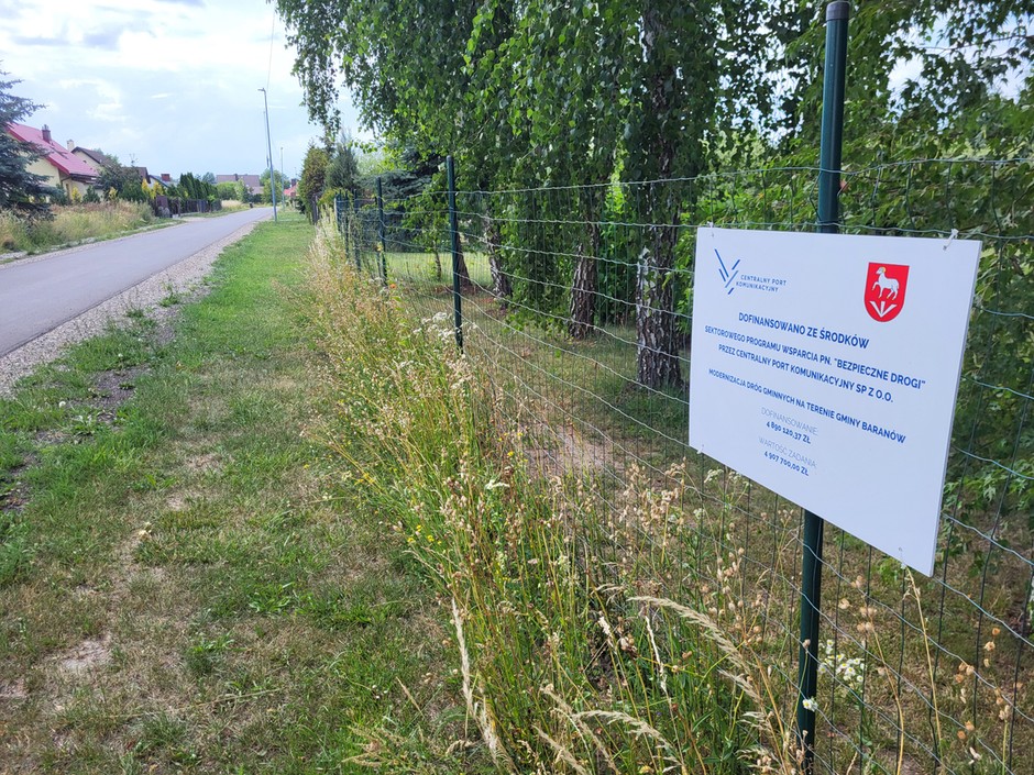 W Baranowie i okolicach sporo dróg niedawno wyremontowano, chociaż znajdujące się przy nich domy przeznaczono do wykupu.