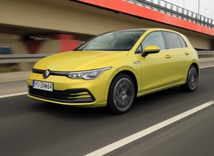 Kupujemy dwuletnie auto kompaktowe za 80 tys. zł. Wybrać Golfa czy Civika?