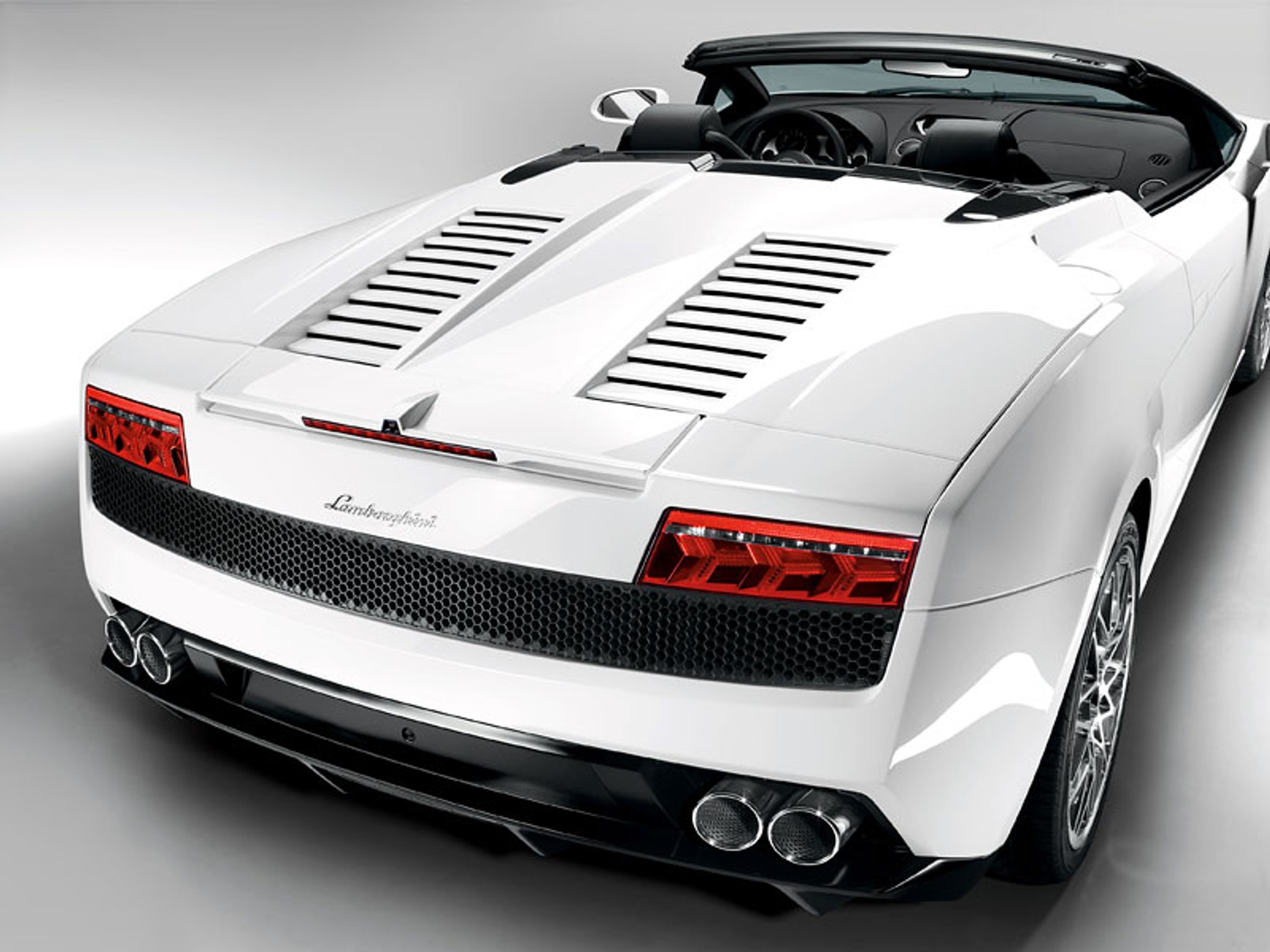 Lamborghini Gallardo LP 560-4 Spyder: kwiaty we włosach potargał wiatr... przy 324 km/h