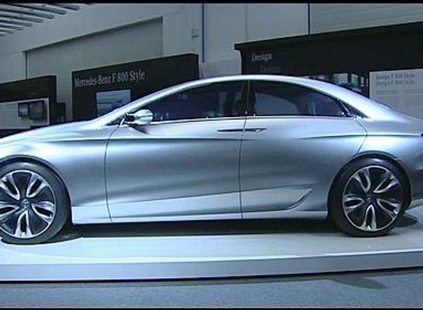 Mercedes F 800 Style: Zielona limuzyna przyszłości