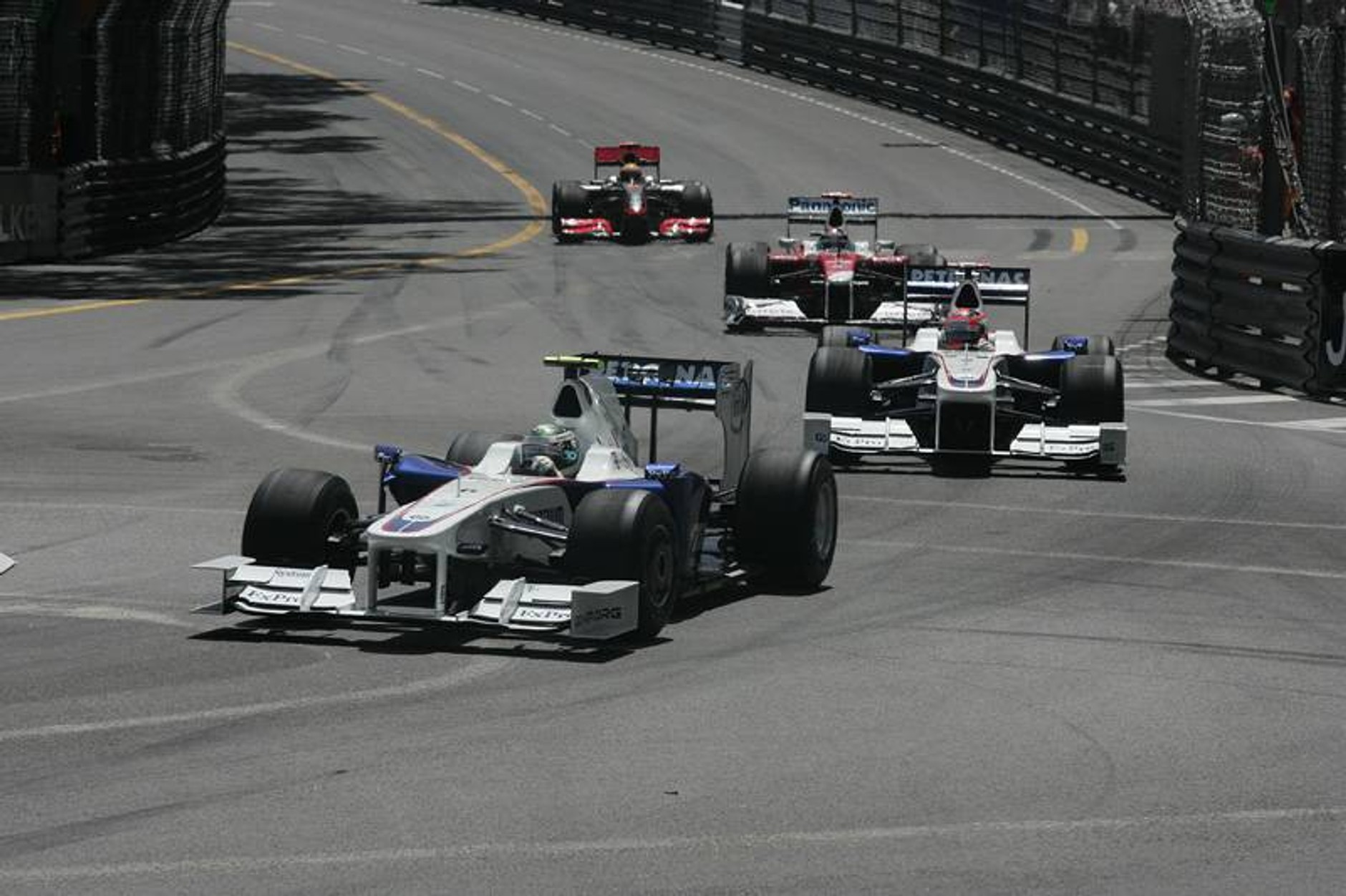 Grand Prix Monaco 2009: Button królem, Kubica w garażu (fotogaleria)
