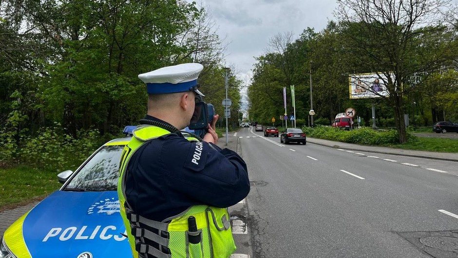 Obraz pochodzący z serwisu https://katowice.policja.gov.pl/k14/informacje/wiadomosci/386398,Podsumowanie-dzialan-Predkosc.html