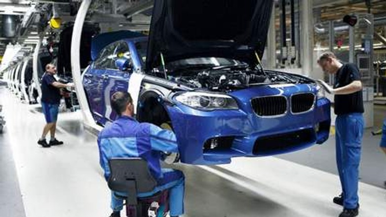 BMW zaczyna oszczędzać